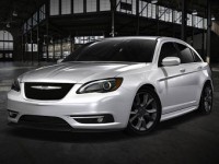 Chrysler 200   -